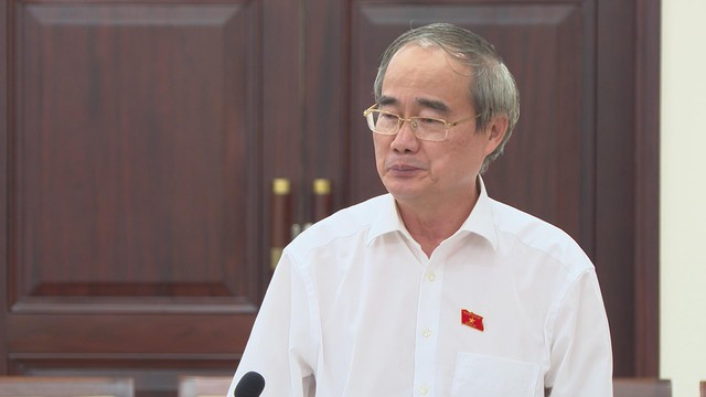 TP.HCM lấy ý kiến lãnh đạo nghỉ hưu góp ý xây dựng báo cáo chính trị - Ảnh 2.