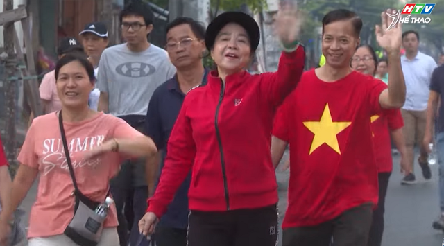 Đi bộ đồng hành Chào mừng Đại hội đại biểu Đảng bộ Phường Gia Định - Ảnh 1.