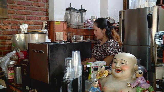 Nhiều cửa hàng chỉ nhận tiền mặt, người mua bất tiện giữa thời số hóa - Ảnh 5.