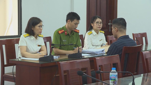 Nhiều cửa hàng chỉ nhận tiền mặt, người mua bất tiện giữa thời số hóa - Ảnh 6.