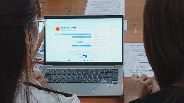 Nhiều cửa hàng chỉ nhận tiền mặt, người mua bất tiện giữa thời số hóa - Ảnh 8.