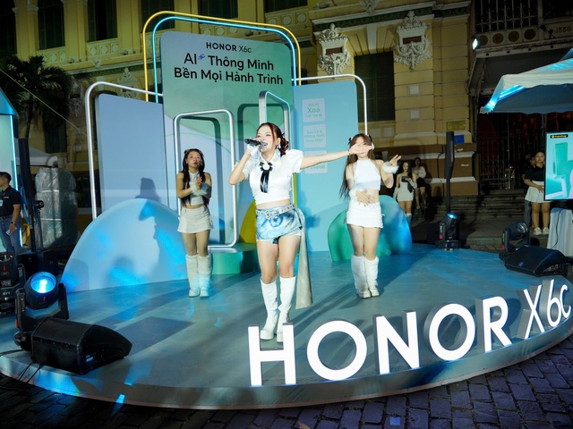HONOR mang ‘trạm sạc năng lượng” đến giữa lòng thành phố - Ảnh 3.