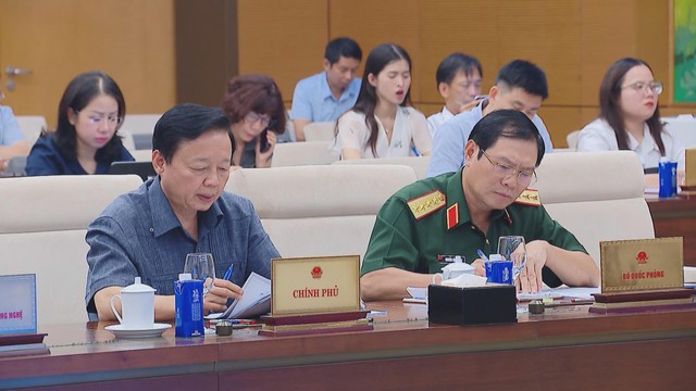 Ủy ban Thường vụ Quốc hội cho ý kiến về dự thảo Luật Tình trạng khẩn cấp và 4 dự thảo luật liên quan - Ảnh 5.