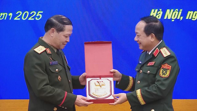 Thứ trưởng Bộ Quốc phòng Lào thăm chính thức Việt Nam, thúc đẩy hợp tác quốc phòng song phương - Ảnh 5.