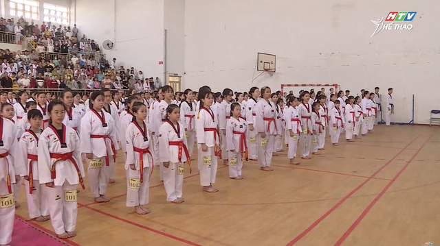 Hơn 75% thí sinh vượt qua kỳ thi thăng đẳng Taekwondo TP.HCM lần 1 - 2025 - Ảnh 2.