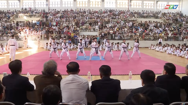 Hơn 75% thí sinh vượt qua kỳ thi thăng đẳng Taekwondo TP.HCM lần 1 - 2025 - Ảnh 1.