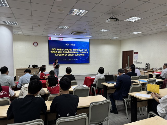 Đào tạo Logistics hoàn toàn bằng tiếng Anh: Kỳ vọng "đón đầu" kỷ nguyên mới của Đại học Hồng Bàng - Ảnh 1.