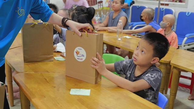 Chuyến xe tử tế đến với lớp học "Gieo Hạt" - Ảnh 2.