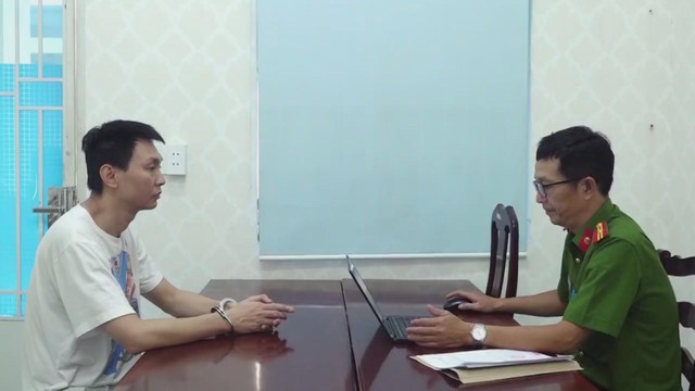 TP.HCM khen thưởng công an triệt phá đường dây đánh bạc qua mạng hơn 20 ngàn tỷ đồng- Ảnh 1.
