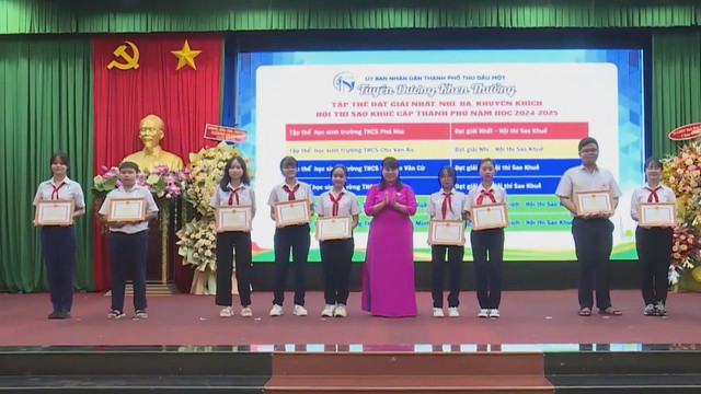 TP.HCM tuyên dương hơn 900 học sinh giỏi năm học 2024–2025- Ảnh 1.