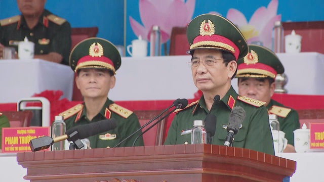 Vượt mưa lớn, hơn 16.000 chiến sĩ tổng hợp luyện diễu binh, diễu hành A80- Ảnh 1.