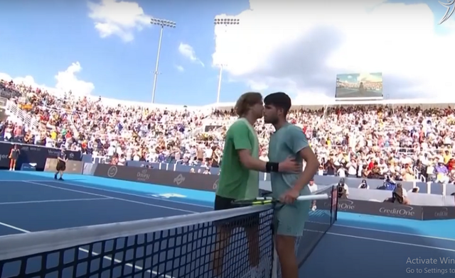 Giải quần vợt Cincinnati Open: Alcaraz và Zverev hẹn gặp ở bán kết- Ảnh 1.
