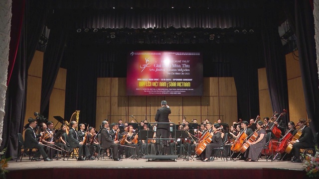 Khai mạc Liên hoan "Giai điệu mùa thu" lần thứ 14 năm 2025 tại Nhà hát Thành phố- Ảnh 3.