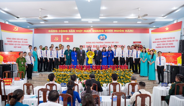 Bà Nguyễn Thị Ngọc Duyên làm Bí thư Đảng ủy phường Trung Mỹ Tây, TP.HCM - Ảnh 3.