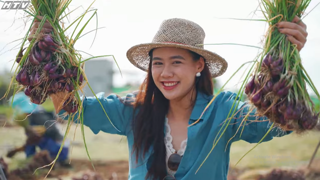 Khám phá thiên nhiên hoang sơ tại Hòn Đỏ - Ảnh 2.