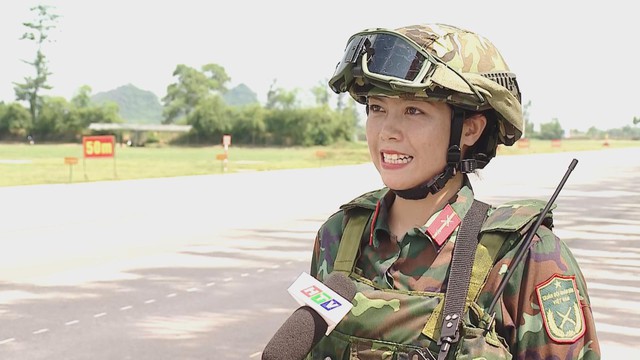 Khối nữ chiến sĩ biệt động: những “bông hồng thép” rèn quân trên thao trường a80 - Ảnh 2.