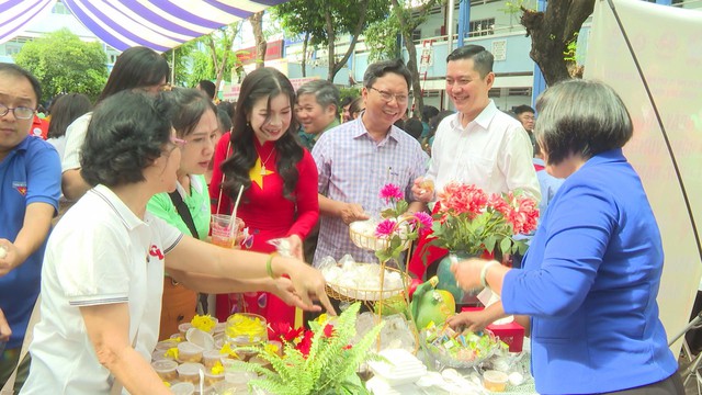 Phường Diên Hồng tổ chức Ngày Hội “Diên Hồng vững bước – Đất nước rạng ngời” - Ảnh 3.