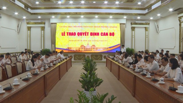 TP.HCM công bố quyết định bổ nhiệm Phó Chánh Văn phòng Đoàn ĐBQH và HĐND Thành phố - Ảnh 2.