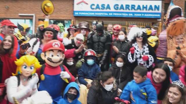 Argentina: Phát quà cho trẻ em nhân Ngày Thiếu nhi - Ảnh 2.