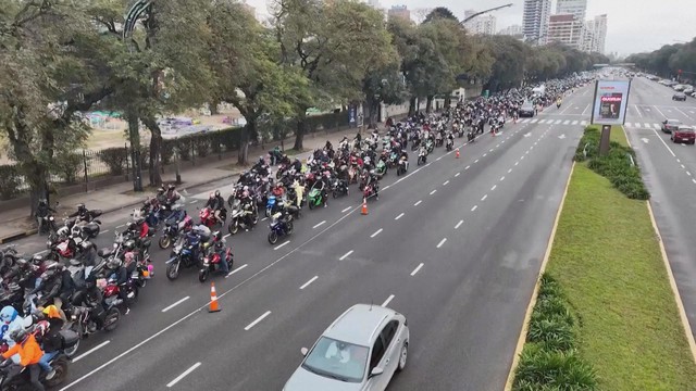 Argentina: Phát quà cho trẻ em nhân Ngày Thiếu nhi - Ảnh 1.