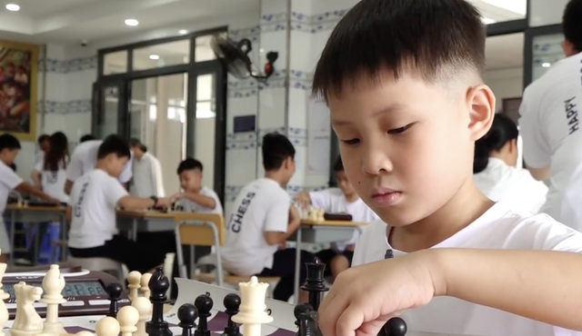 Mùa hè yêu thương cùng "Quân cờ hạnh phúc" - Ảnh 2.