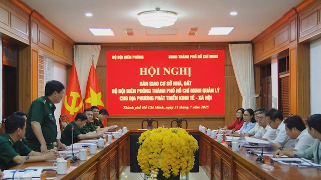 TP.HCM: Bàn giao cơ sở nhà, đất Bộ đội Biên phòng quản lý cho địa phương phát triển kinh tế - Ảnh 1.