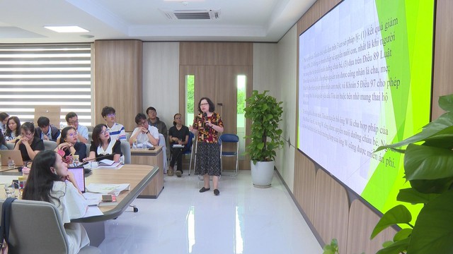 Hội thảo khoa học "Hướng đến bản án nữ quyền Việt Nam" - Ảnh 1.