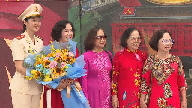 Tự hào mùa thu cách mạng: Hoạt động văn hóa – nghệ thuật gắn kết truyền thống và hiện đại - Ảnh 2.