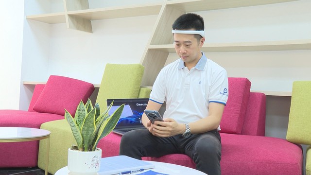 Nghiên cứu thành công thiết bị giám sát sức khỏe tinh thần - Ảnh 1.