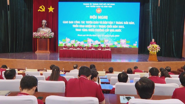 Công tác Tuyên giáo và Dân vận TP.HCM đổi mới mạnh mẽ, bám sát cơ sở - Ảnh 1.