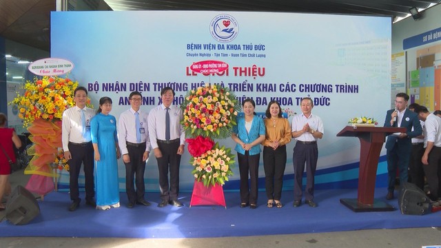 Bệnh viện đa khoa Thủ Đức ra mắt bộ nhận diện mới - Ảnh 2.