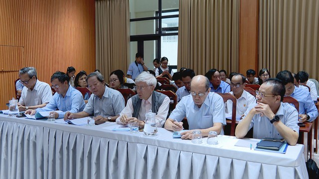 TP.HCM họp bàn lộ trình chuyển đổi xe buýt xanh: Nhiều lo ngại về chính sách và tính khả thi - Ảnh 4.