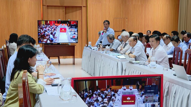 TP.HCM họp bàn lộ trình chuyển đổi xe buýt xanh: Nhiều lo ngại về chính sách và tính khả thi - Ảnh 3.