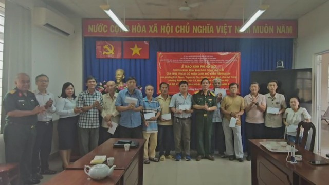 Hội Hỗ trợ Gia đình Liệt sĩ TP.HCM chăm lo thương, bệnh binh dịp lễ 2/9 - Ảnh 2.