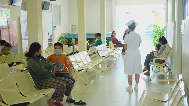 Sốt xuất huyết tại Tây Ninh diễn biến phức tạp, nhiều ca nặng nguy kịch - Ảnh 2.
