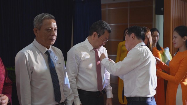 Phường Tân Hưng tuyên dương gương điển hình tiên tiến giai đoạn 2020–2025 - Ảnh 3.