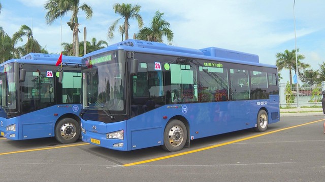 Khai trương bến xe buýt Hóc Môn – Điểm đậu mới khu Tây Bắc TP.HCM - Ảnh 4.