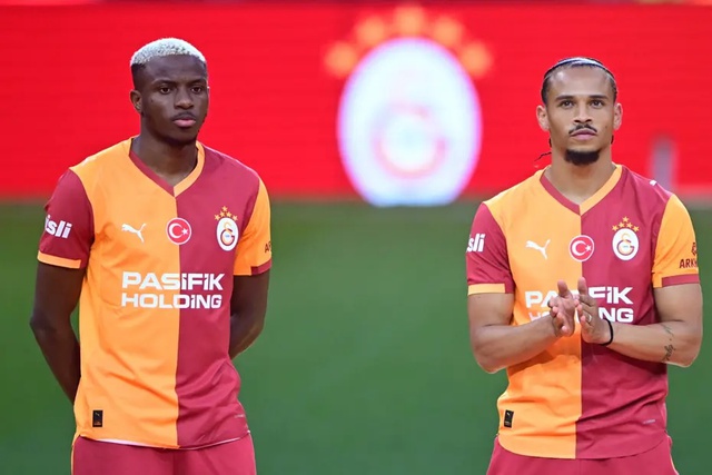Galatasaray chào đón hai tân binh Osimhen và Leroy Sané - Ảnh 1.