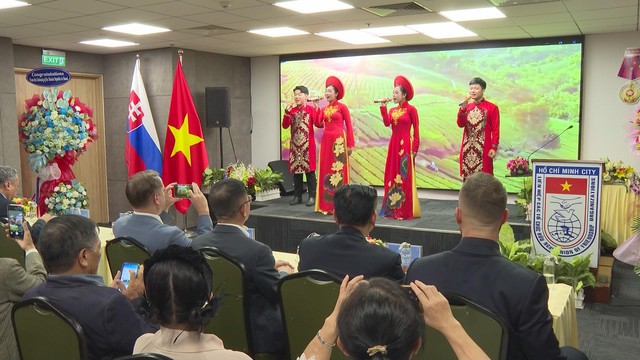 TP.HCM họp mặt kỷ niệm 33 năm Quốc khánh Slovakia- Ảnh 2. TP.HCM họp mặt kỷ niệm 33 năm Quốc khánh Slovakia- Ảnh 2.