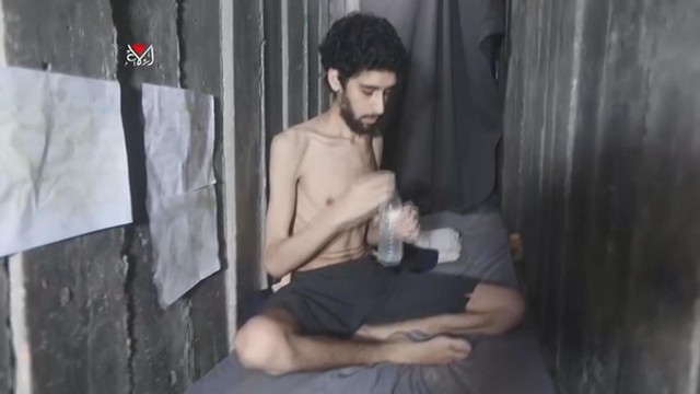 Hamas nêu điều kiện chuyển viện trợ cho con tin ở Gaza  - Ảnh 2.