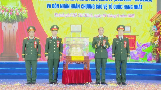 Tổng công ty Ba Son kỷ niệm 100 năm truyền thống và đón nhận Huân chương Bảo vệ Tổ quốc - Ảnh 3.