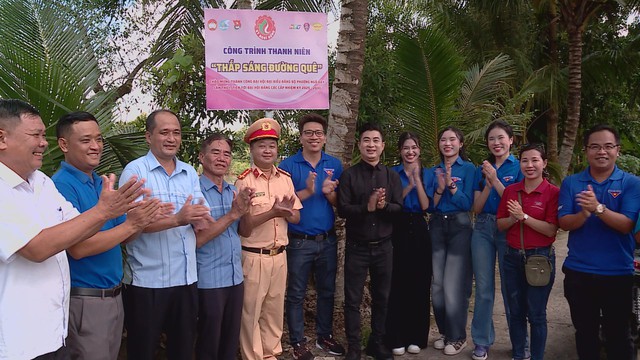 Đoàn tình nguyện HTV mang yêu thương về vùng đất Ngã Bảy  - Ảnh 3.