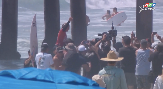 Chặng 3 giải lướt ván thế giới tại Huntington Beach - Ảnh 2.