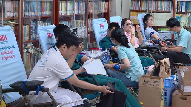 Lan tỏa nghĩa cử cao đẹp từ Chương trình hiến máu tình nguyện “Chia sẻ giọt máu hồng” - Ảnh 4.