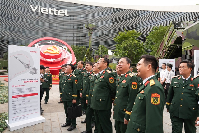 Viettel đặt mục tiêu tăng trưởng 2 con số, đưa Việt Nam trở thành quốc gia xuất khẩu công nghệ cao - Ảnh 4.