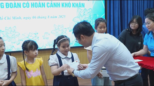 TP.HCM: Chăm lo thiết thực cho đoàn viên, người lao động nhân dịp Đại hội Đảng các cấp và kỷ niệm 96 năm Công đoàn Việt Nam - Ảnh 2.