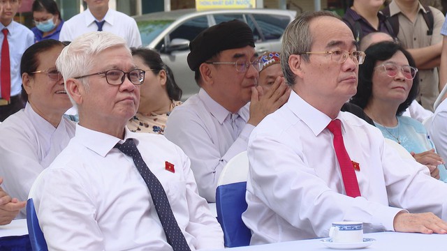 Khai mạc Triển lãm ảnh “Vinh quang 80 năm Quốc hội Việt Nam” tại TP.HCM - Ảnh 2.