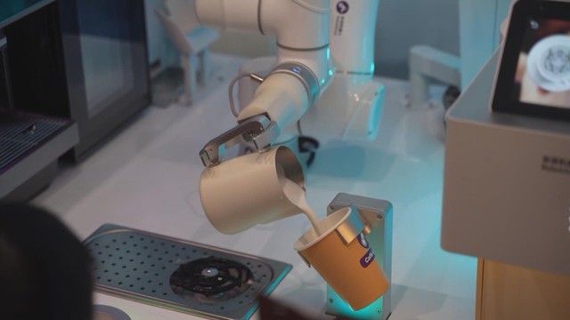 Trung Quốc: Khai trương cửa hàng robot cá nhân hóa đầu tiên trên thế giới  - Ảnh 2.