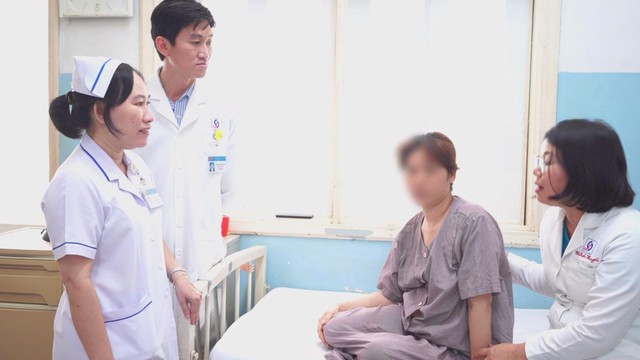 Kịp thời cứu sống sản phụ 12 tuần thai bị vỡ tử cung hiếm gặp - Ảnh 1.