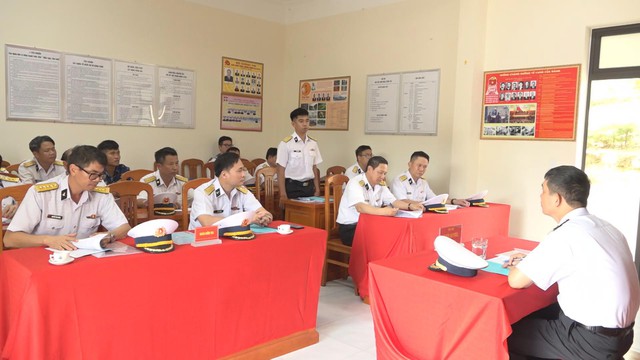 Vùng 2 Hải quân hoàn thành tốt nhiệm vụ, giữ vững chủ quyền biển đảo - Ảnh 3.